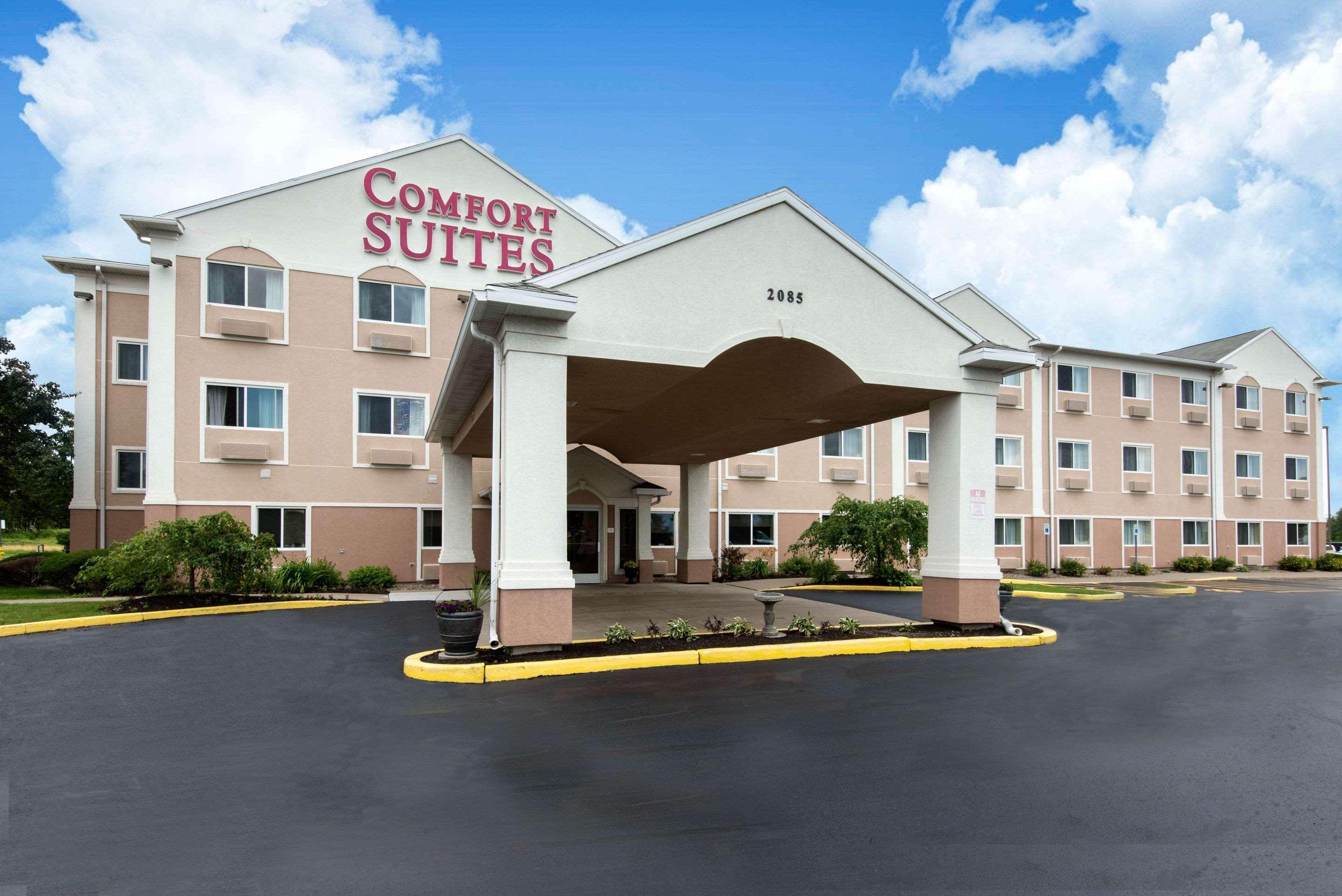 Comfort Suites Rochester Henrietta University Area Exterior photo