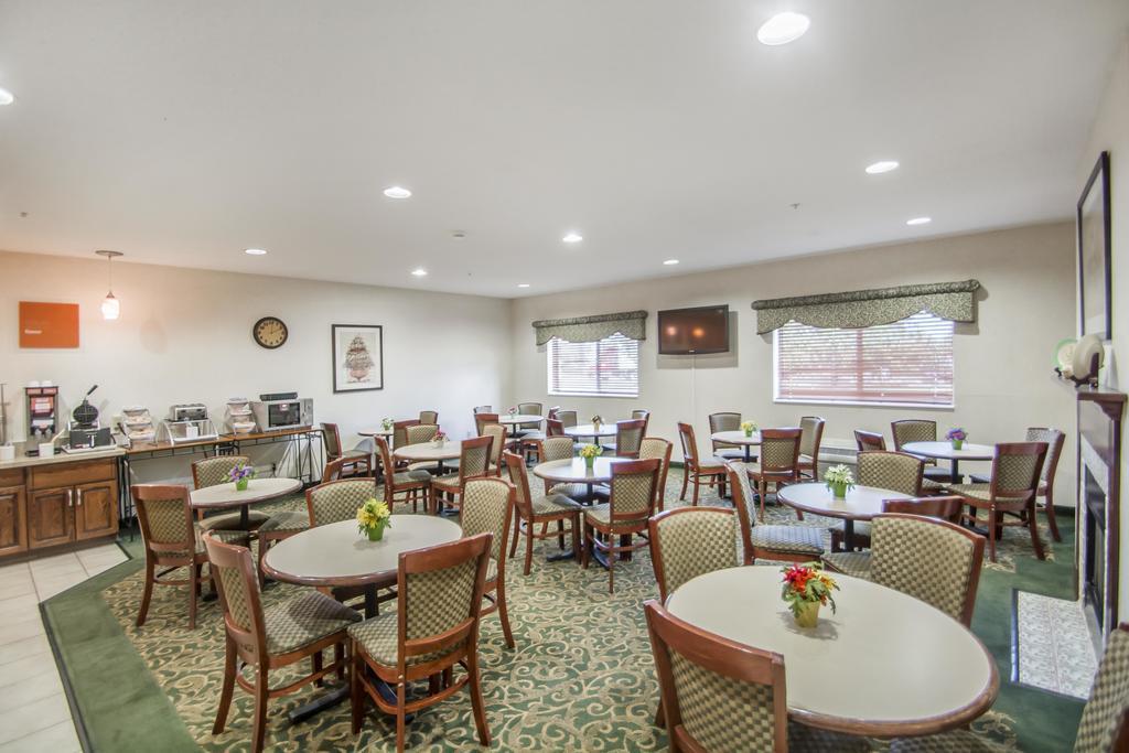 Comfort Suites Rochester Henrietta University Area Exterior photo