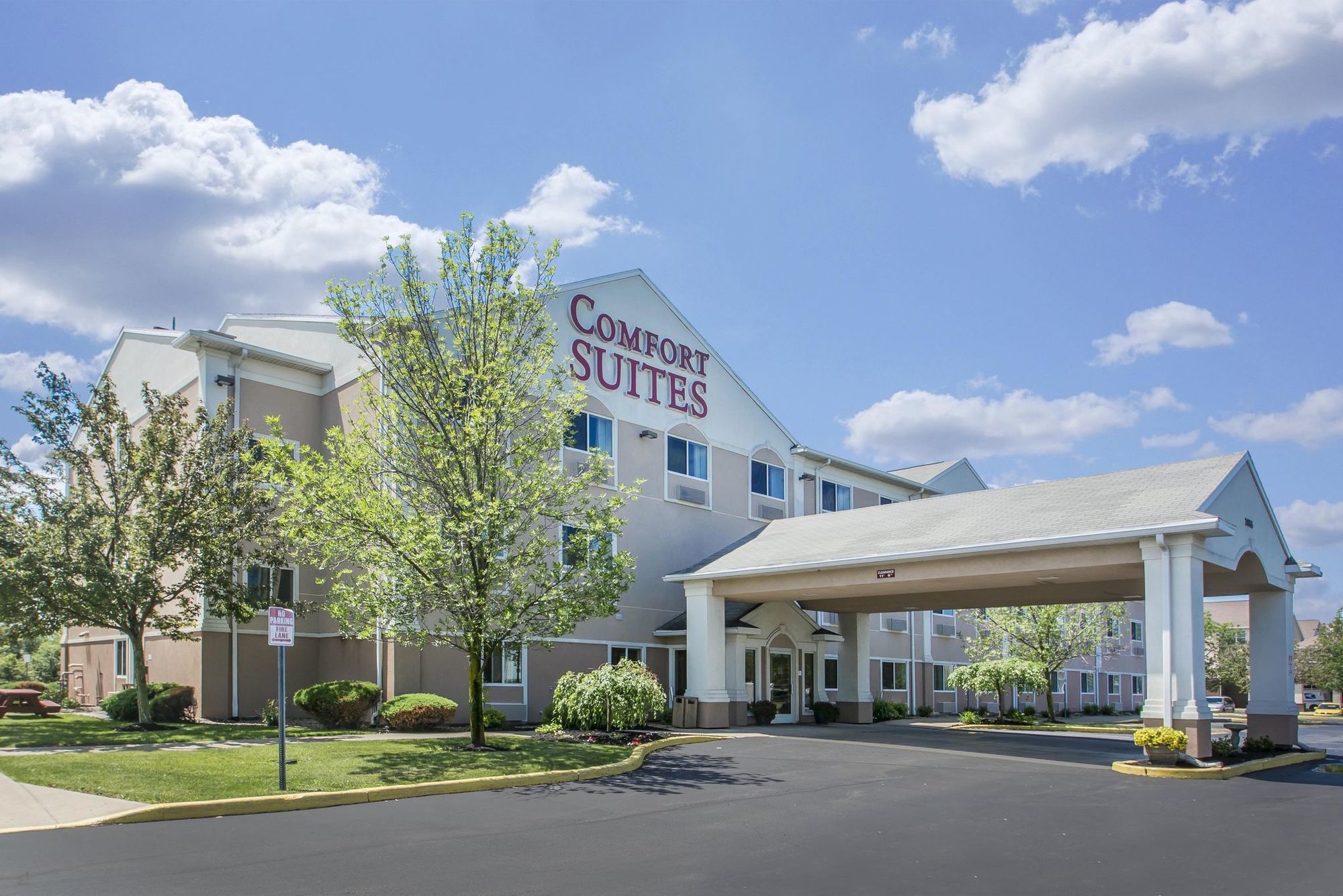 Comfort Suites Rochester Henrietta University Area Exterior photo