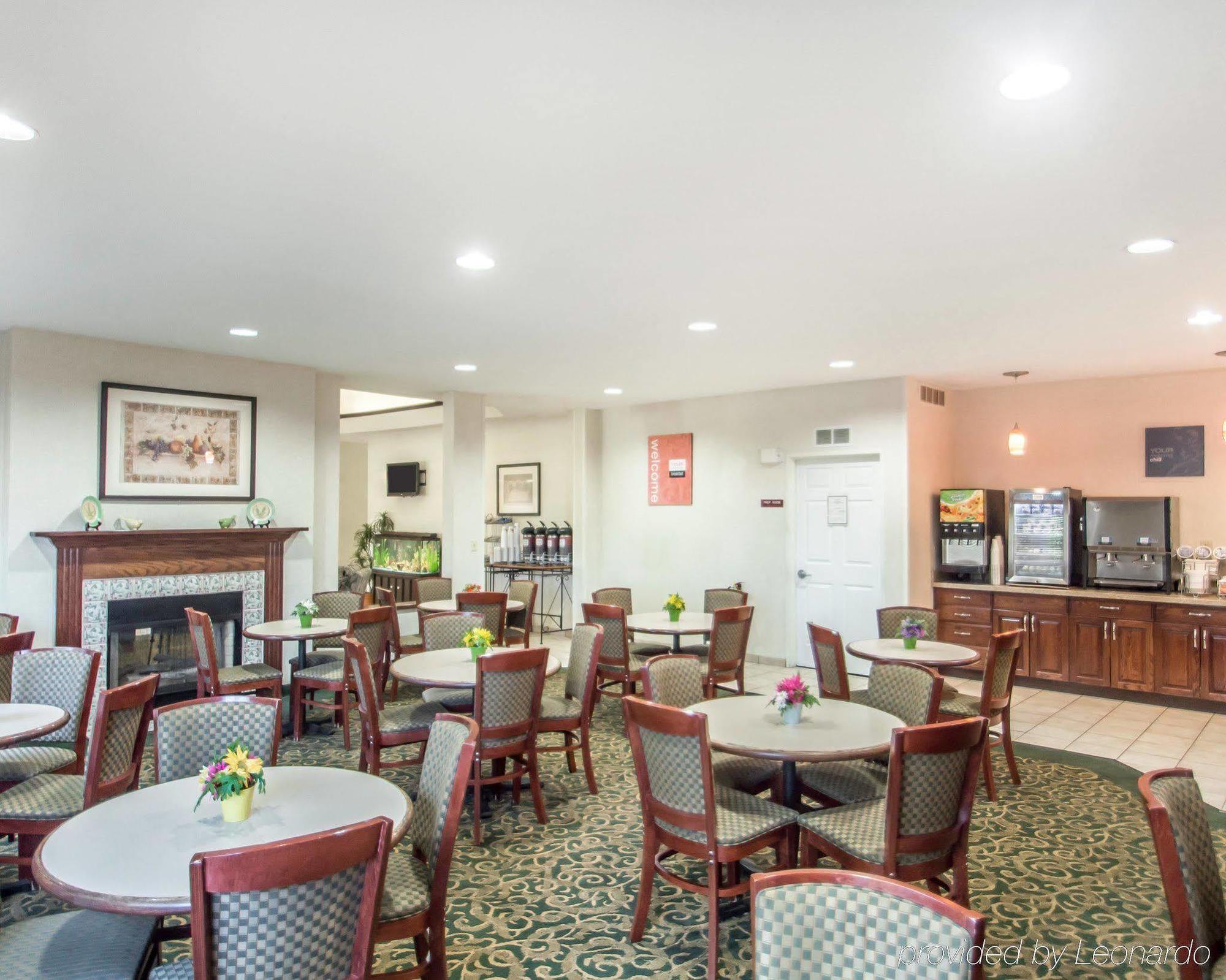 Comfort Suites Rochester Henrietta University Area Exterior photo